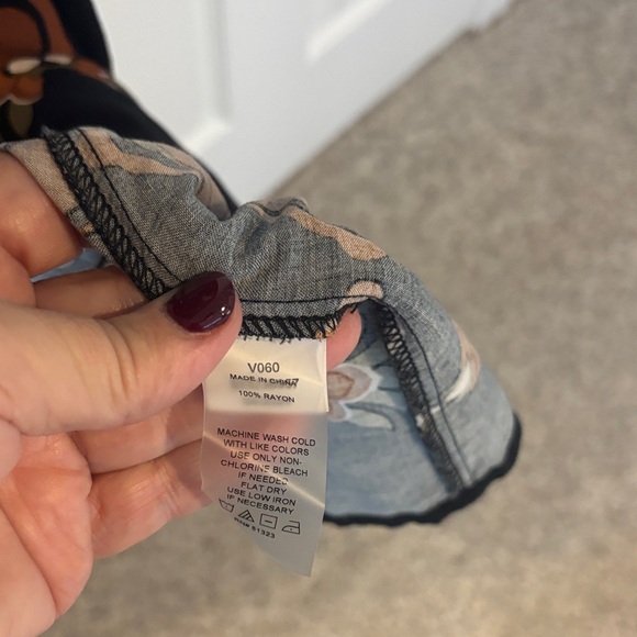 Vince Camuto Black Maxi Dress with Brown Floral Design - Picture 2 of 9